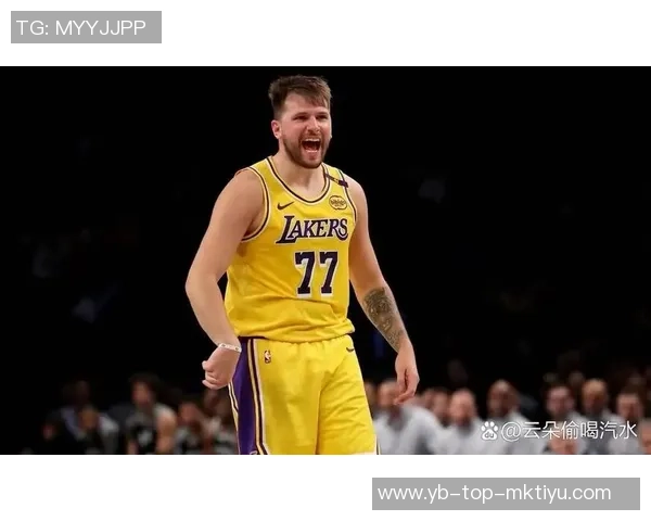 大范分析：里夫斯无球跑动活跃东契奇詹姆斯却选择静止待命