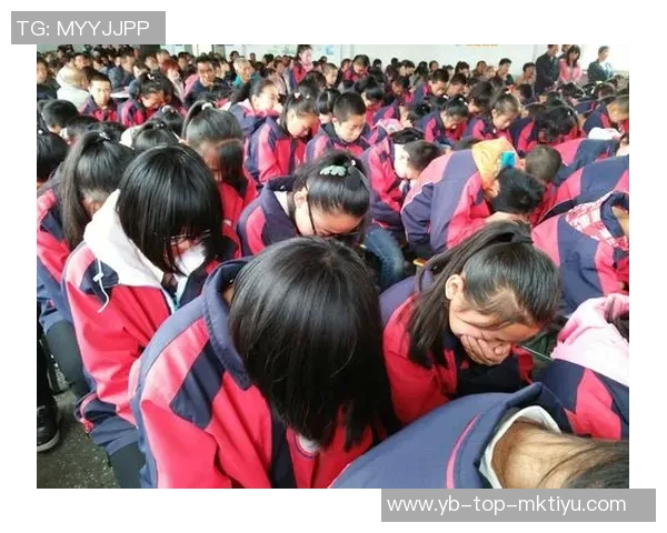 杜埃感恩父母教育之恩称其为人生最美礼物与最强支持